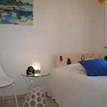 Panorama-Meerblick in der Villa Atlantic mit Strandkorb am Strand